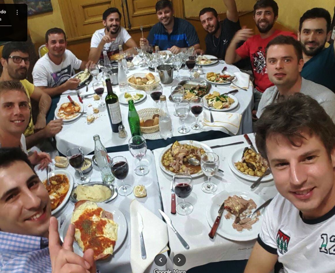Comida compartida en el Salón