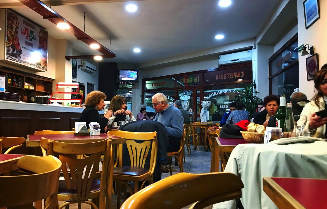 Interior de la Pizzería