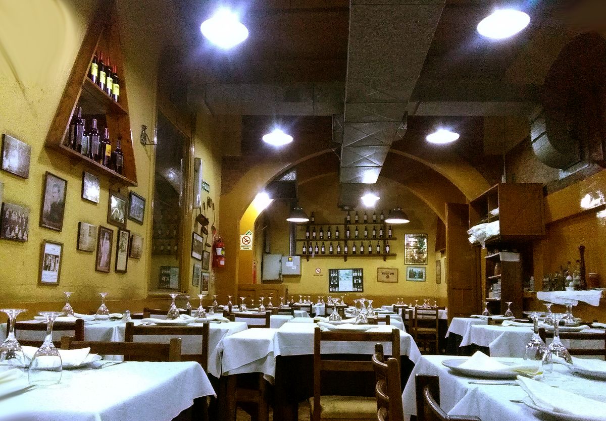 Salón del Bodegón con techo abovedado